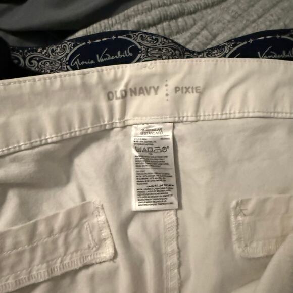 Old Navy pixie pants in size 18 regular in white - Picture 2 of 4